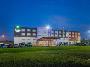 Holiday Inn Express & Suites Bourbonnais East - Bradley by IHG