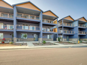 Beautiful Water Views: Coastal Oregon Townhome!