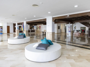Complejo Blue Sea Puerto Resort compuesto por Hotel Canarife y Bonanza Palace