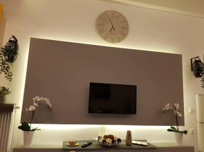 'Golden Aurora' Apartment With Elegant Style