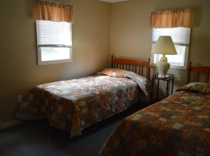 Kennebunk Gallery Motel & Cottages