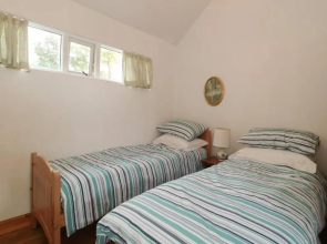 Wreath Green Annexe