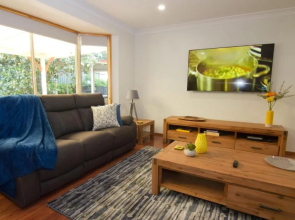 12 Mount Porepunkah Road