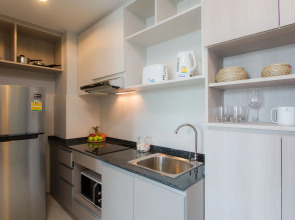 6th Avenue Surin Beach