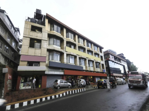 Hotel Golden Peak by OYO