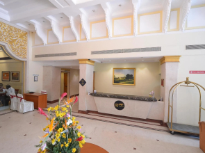 OYO 1929 Hotel Royal Court