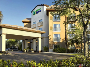 Holiday Inn Express Hotel Naples Downtown - 5th Avenue