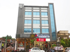 OYO 18422 Central Grand
