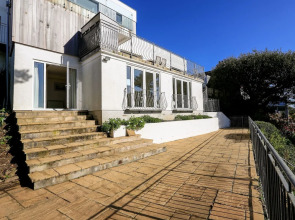 Courtenay Villa