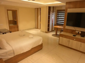 Hotel Ananta Sayana