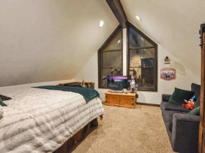 Tahoe Pines Cabin