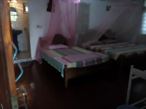 Thevindu guest & red mud resturent