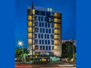 Hotel 88 Embong Malang Tunjungan By WH