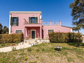 Charming Sea View Villa close to beach