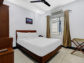 OYO Townhouse 595 Majestic Inn