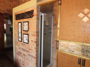 Bush and Gables Lodge