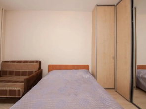 Apartment on 78 Dobrovol'cheskoy Brigady 19