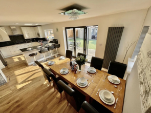 Pamper House Holiday Home And Annex