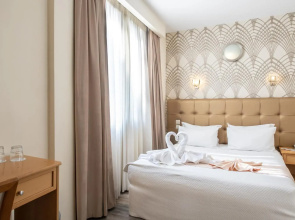 Golden City Hotel