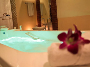 Golden Tulip Khatt Springs Resort & Spa