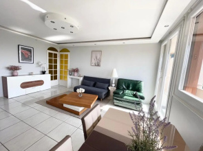 Spacieux & et agréable appartement + balcon et parking