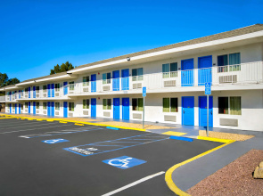 Studio 6 Victorville - Apple Valley