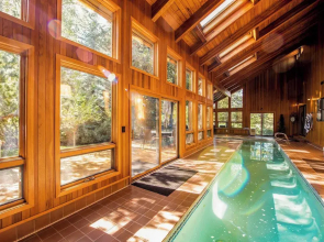 Sunriver by Avantstay Cozy Mountain Home w/ Indoor Pool and Hot Tub