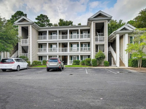 High-end Pawleys Island Condo w/ Porch & Pools!