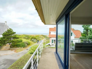 Spacious Apartment With Sea Views