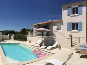 Agréable Location Vacances Climatisée, Piscine Chauffée, Proche du Centre D'Aureille À Pieds, Jolie Vue - 8 Prs- Ls2-287-L'Oustau