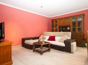 House - 3 Bedrooms with WiFi - 107748