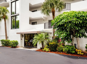Casa Marina 623-6, 2 Bedroom, Sleeps 6, WiFi, Elevator, Canal Front, Pool
