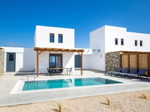 Cato Agro 3, Seafront Villa with Private Pool