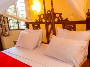 Villakwetu Cottages Diani Beach