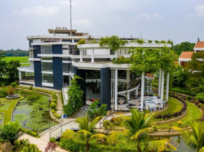 Water Garden Resort & Spa