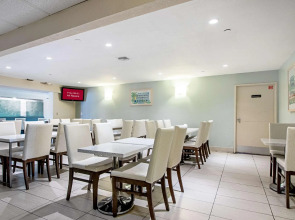 Red Roof Inn PLUS+ Miami Airport