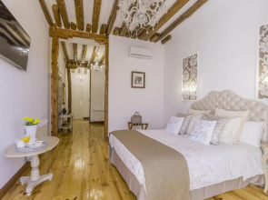 Oriente Palace Apartments