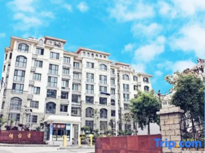1 Minute Seaview Apartment
