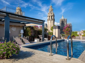 Duquesa Suites Landmark Hotel by Duquessa Hotel Collection