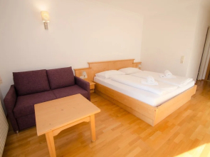 Apartment Select Top 8