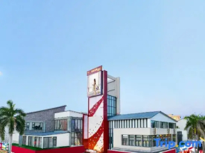 Beihai Zhaiqu Homestay (Yintan Resort International Passenger Terminal Branch)
