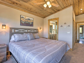 Balconies & Idyllic Views: Grand Lake Haven!