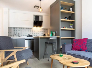 Gorgeous Apartment With Pool and Balcony In Izmir