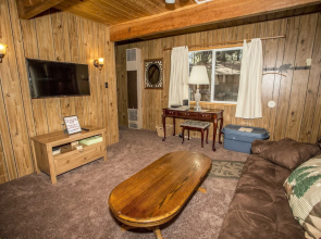 Just Right Cabin - 2 Br cabin by RedAwning