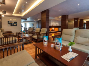 Grand Royale Apartment Complex & Spa