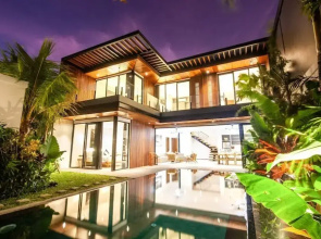 Coastal Haven: Fresh 4BR Villa 200m to Canggu