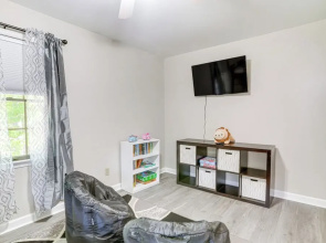 Mcgaheysville Home w/ Screened Porch & Gas Grill!