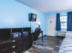 Blue Way Inn & Suites Wellington
