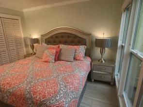 1/1 bed&bath condos 5 min drive to Siesta