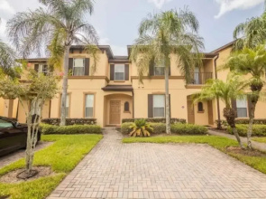Lynval's Regal Palms Resort Townhome 4 Bedroom Townhouse by Redawning